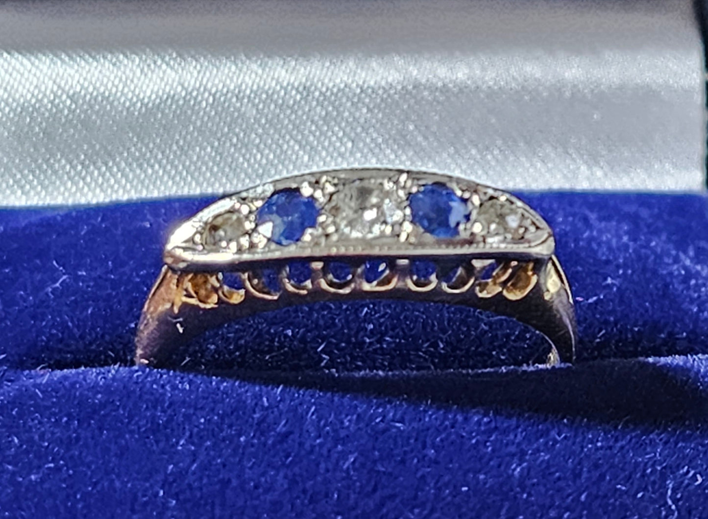 An English Antique Edwardian 18ct Gold, Platinum, Diamond and Sapphire Ring