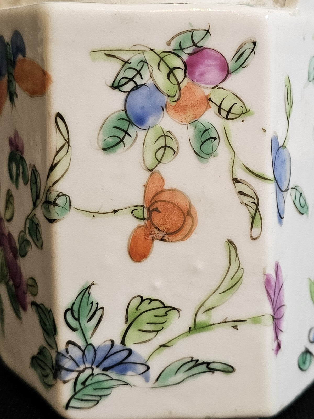 A Small Antique Chinese Porcelain Tea Pot 19thC Enamelled