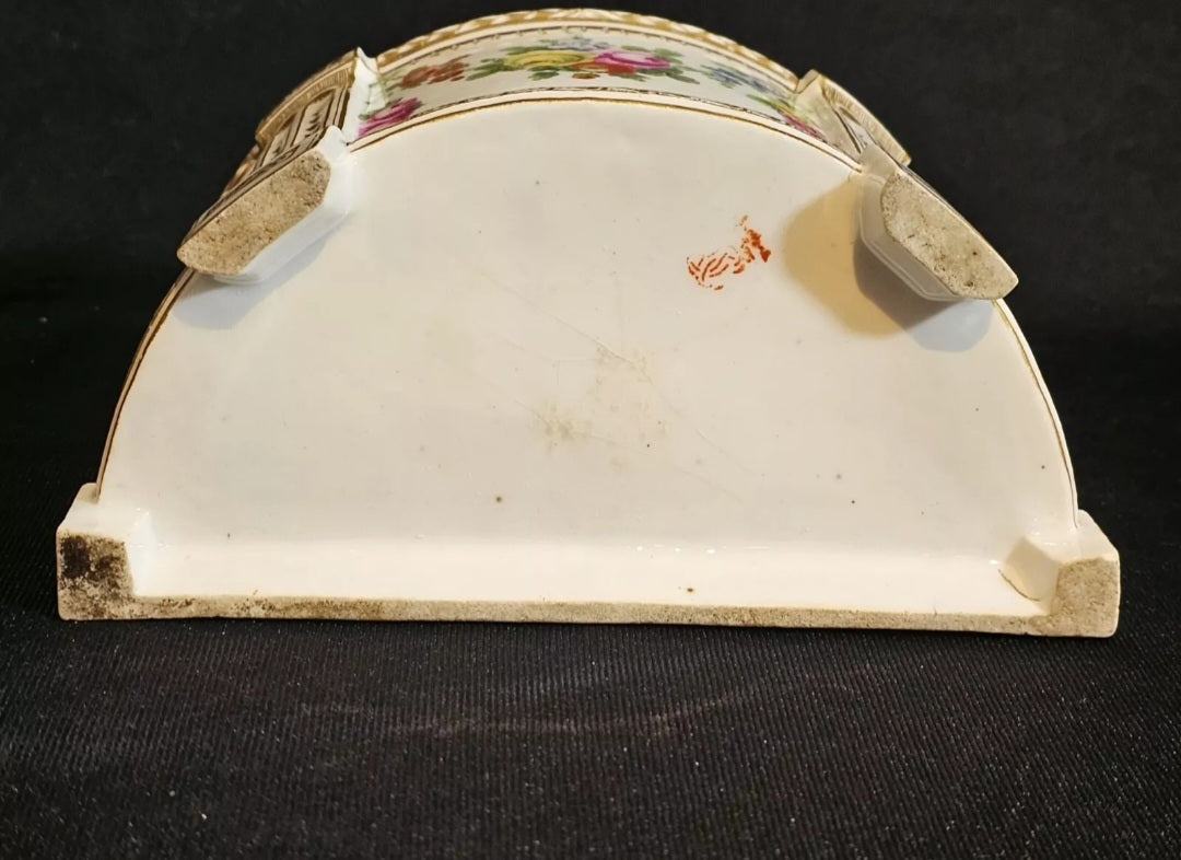 An Antique Late 18thC Paris Porcelain Brough Pot.