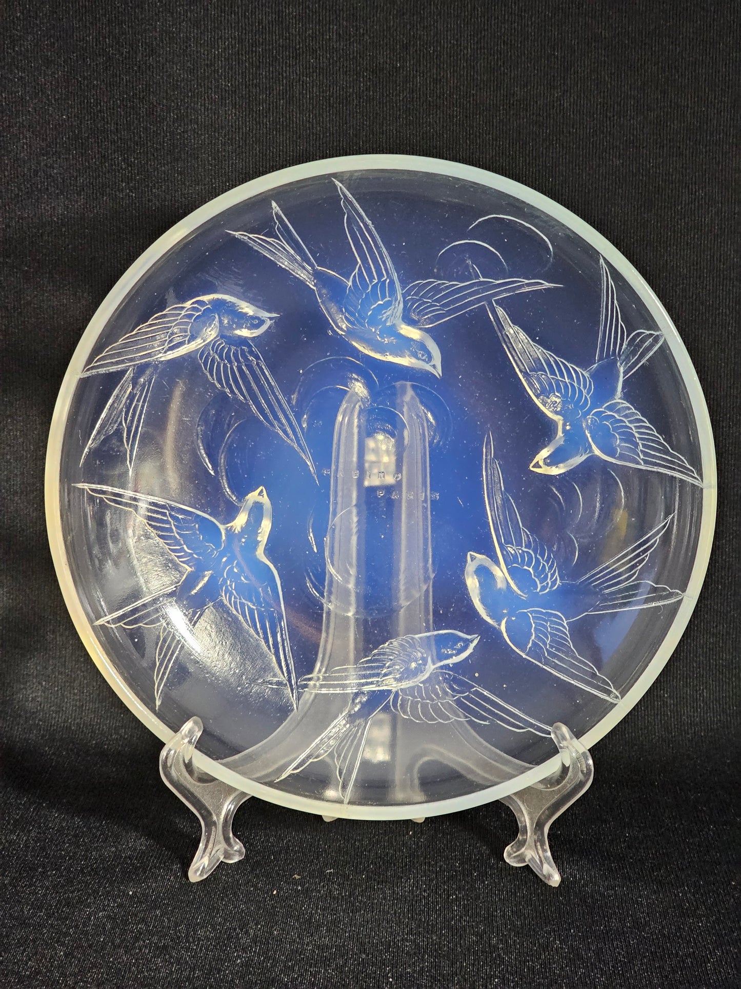 A Sabino semi opalescent glass bowl moulded with birds,