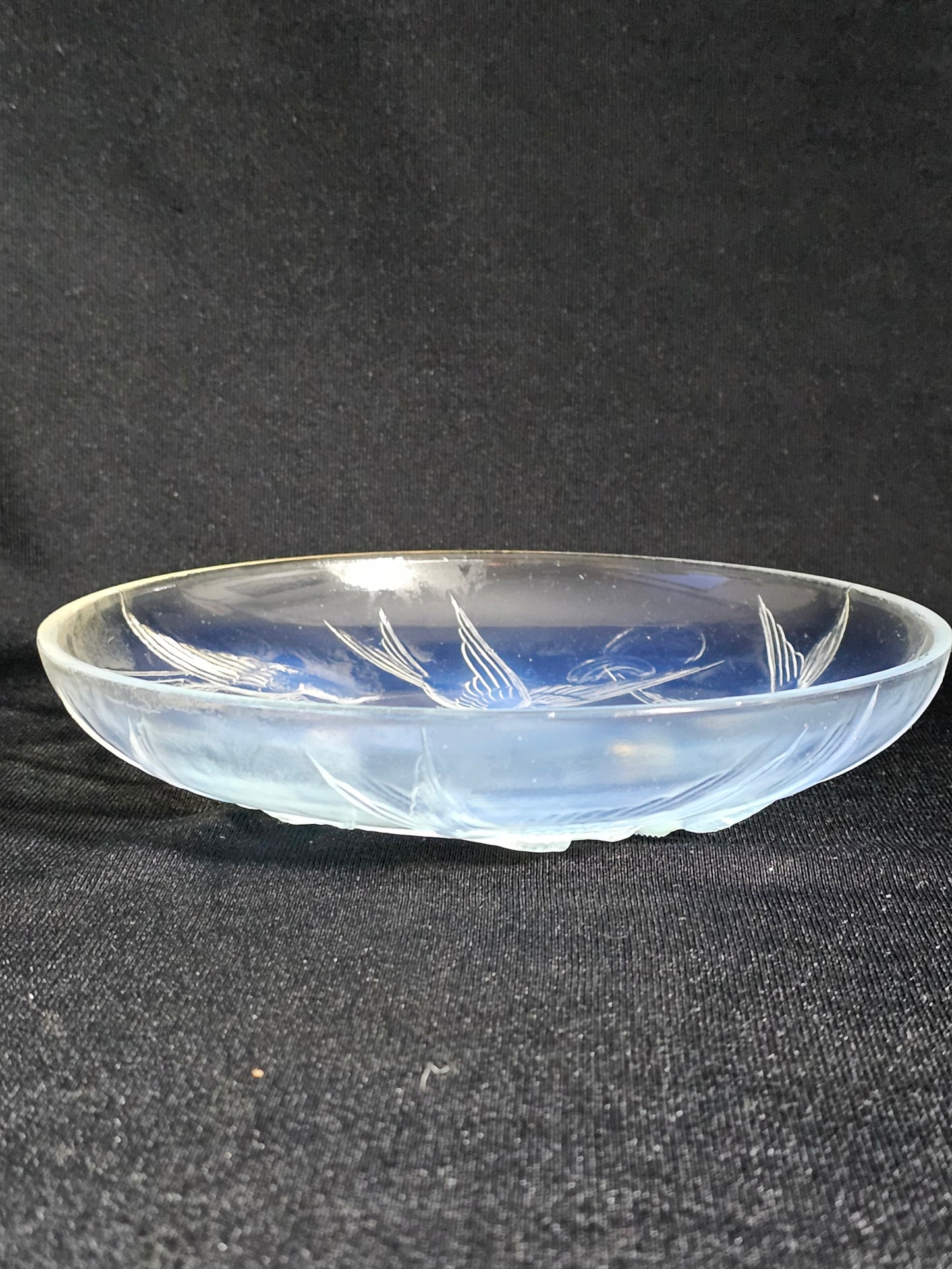 A Sabino semi opalescent glass bowl moulded with birds,