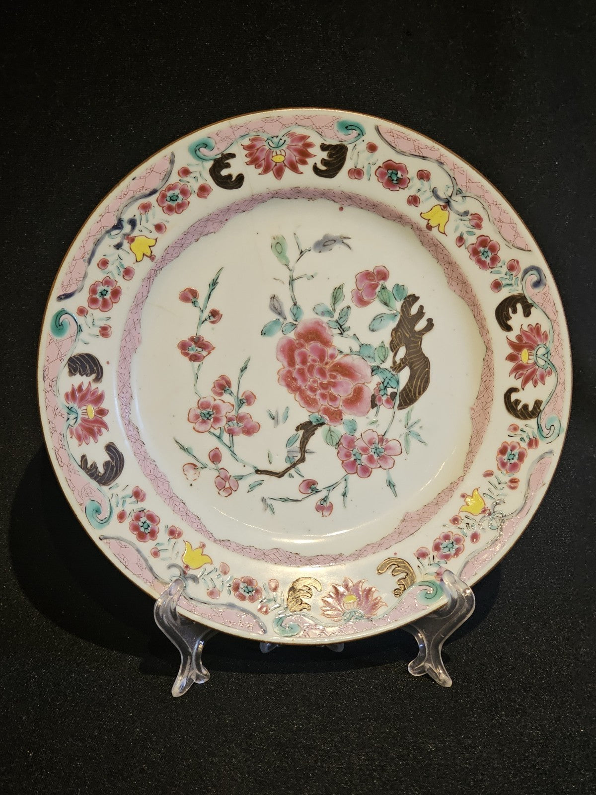 An 18thC Qianlong Chinese Porcelain Plate, Hand Painted & Enamelled