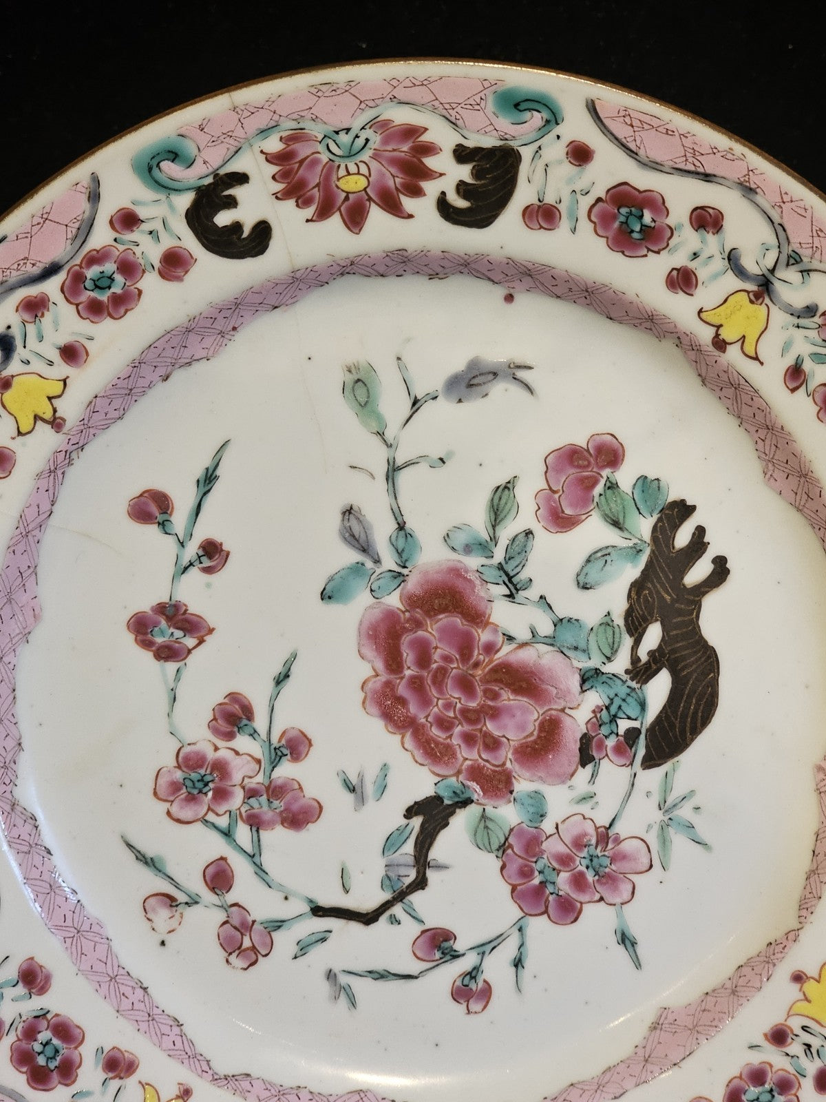 An 18thC Qianlong Chinese Porcelain Plate, Hand Painted & Enamelled