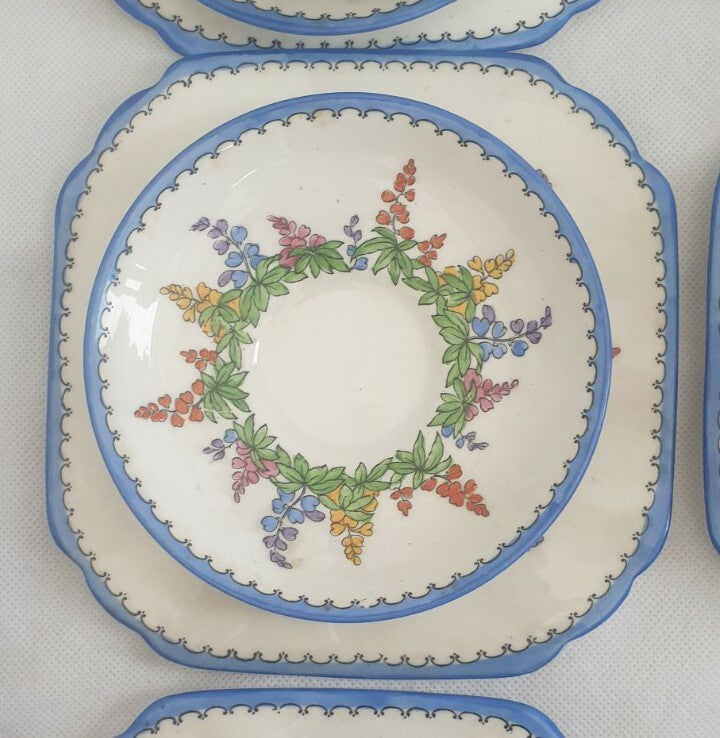 A New Chelsea bone china floral Kirby pattern tea service, mid 20th c,