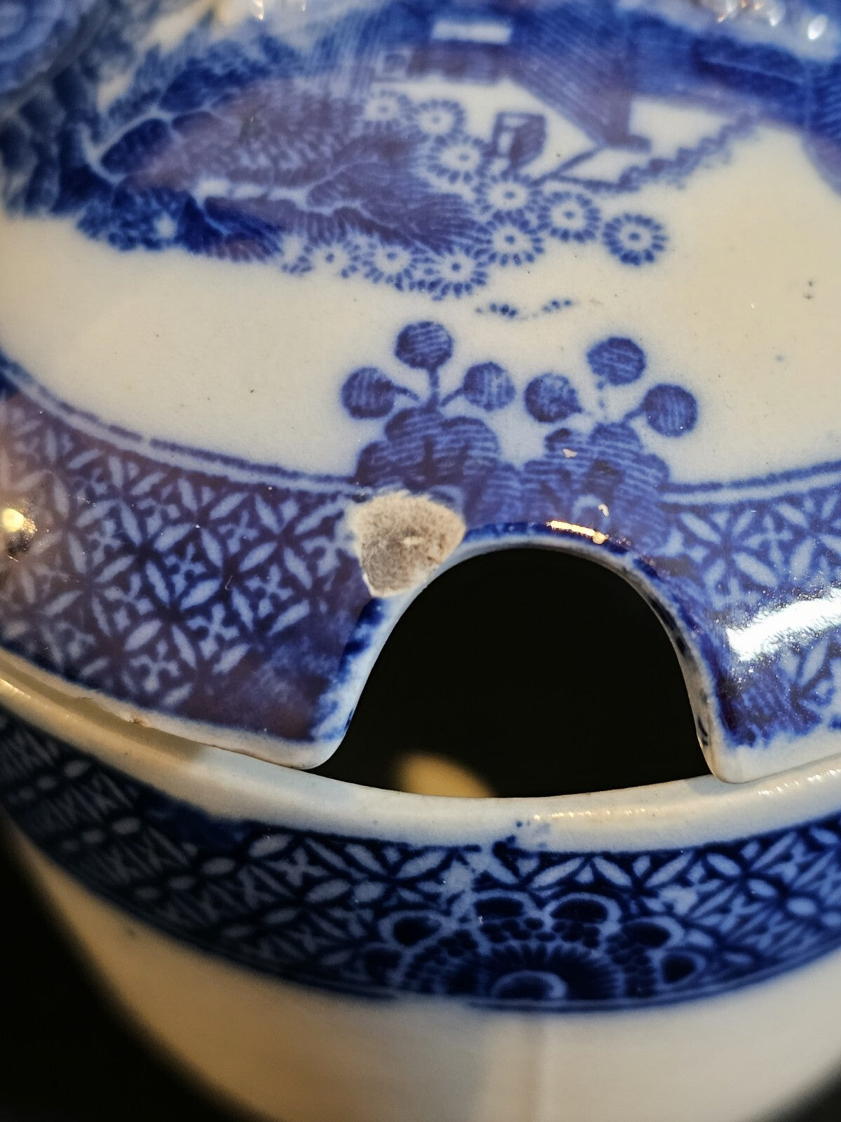 An Oval Underglaze Blue Printed Pearlware Sauce Tureen and Cover, C1800-10