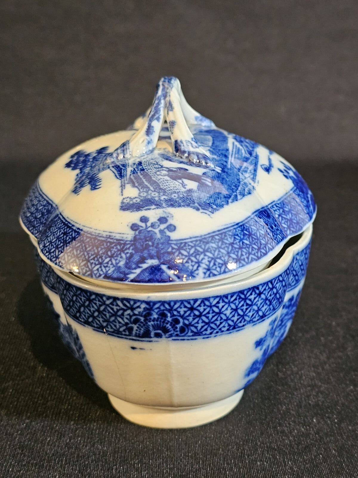 An Oval Underglaze Blue Printed Pearlware Sauce Tureen and Cover, C1800-10