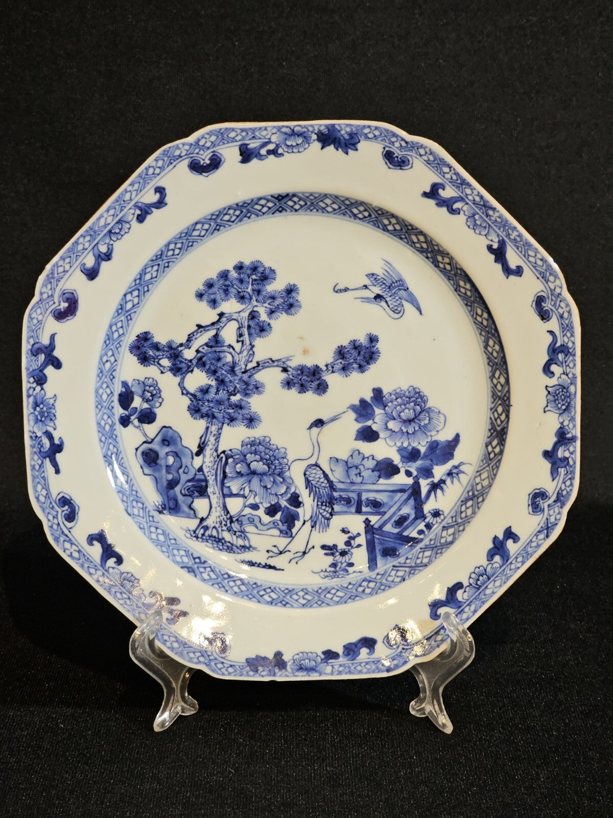 An 18thc Octagonal Shaped Chinese Export blue and White Plate, Hand Painted