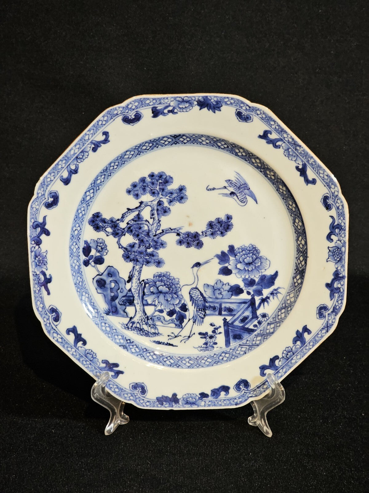 An 18thc Octagonal Shaped Chinese Export blue and White Plate, Hand Painted