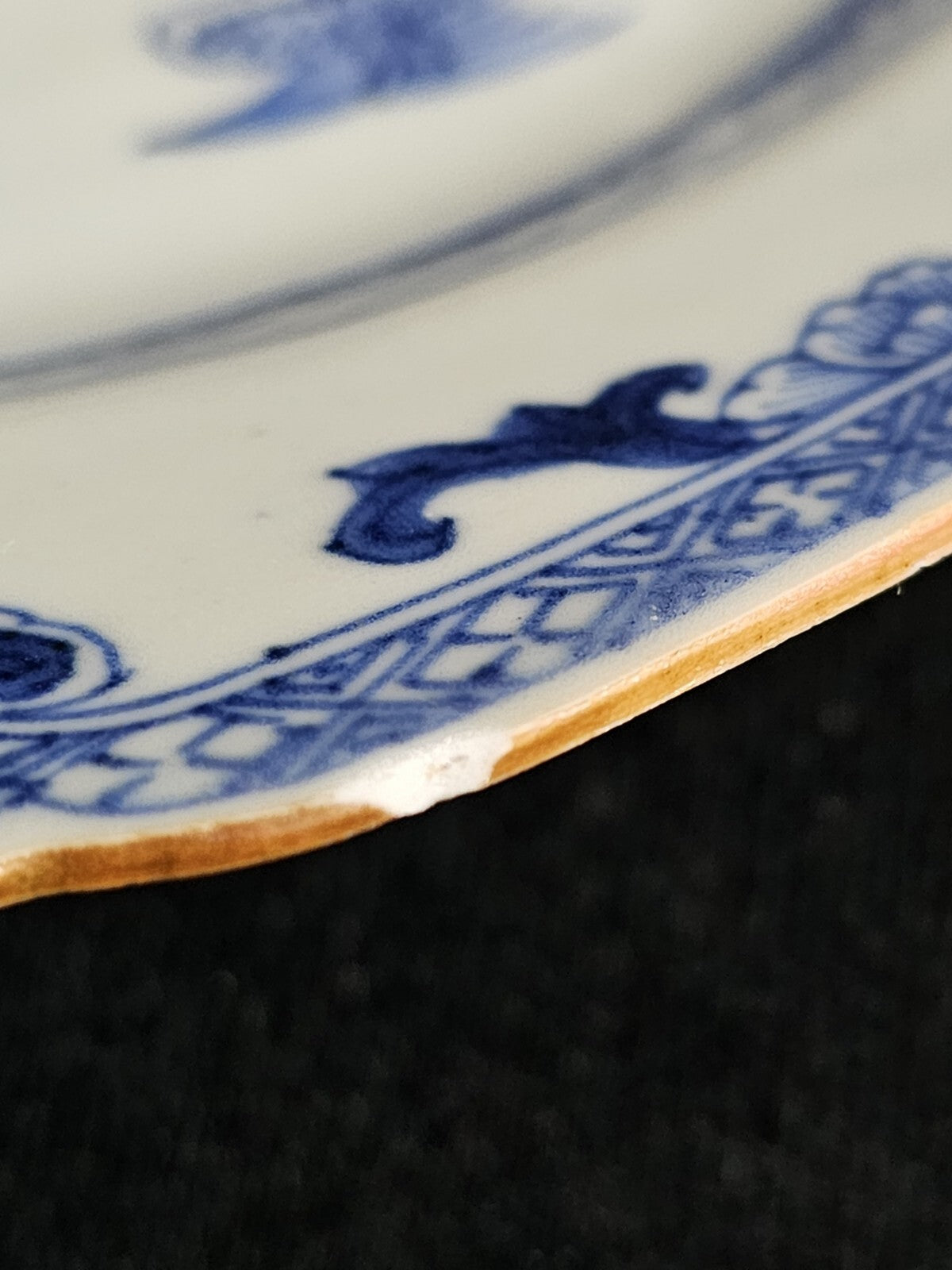 An 18thc Octagonal Shaped Chinese Export blue and White Plate, Hand Painted