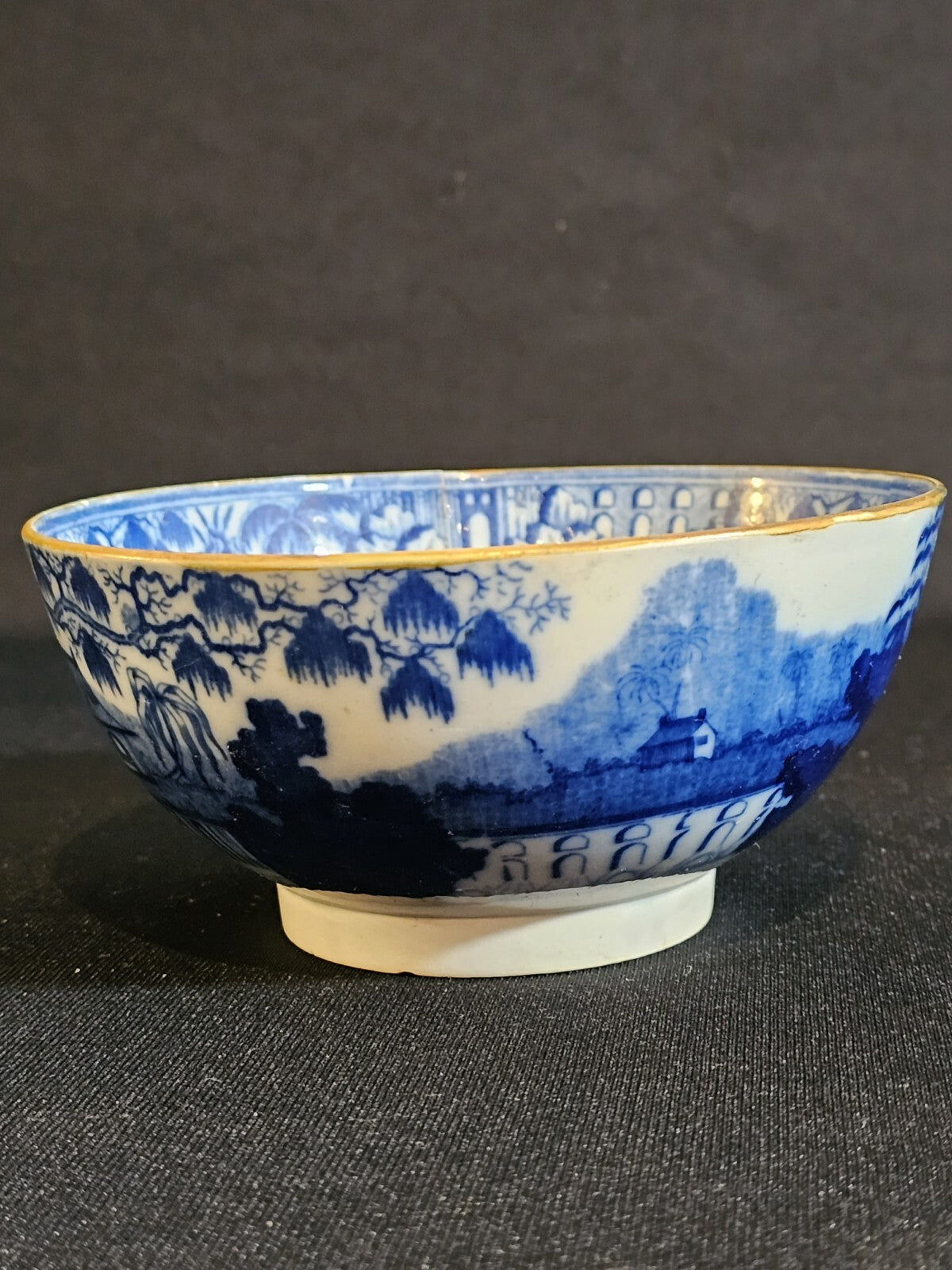 A Round Underglaze Blue Printed Pearlware Bowl, C1800-10 A/F