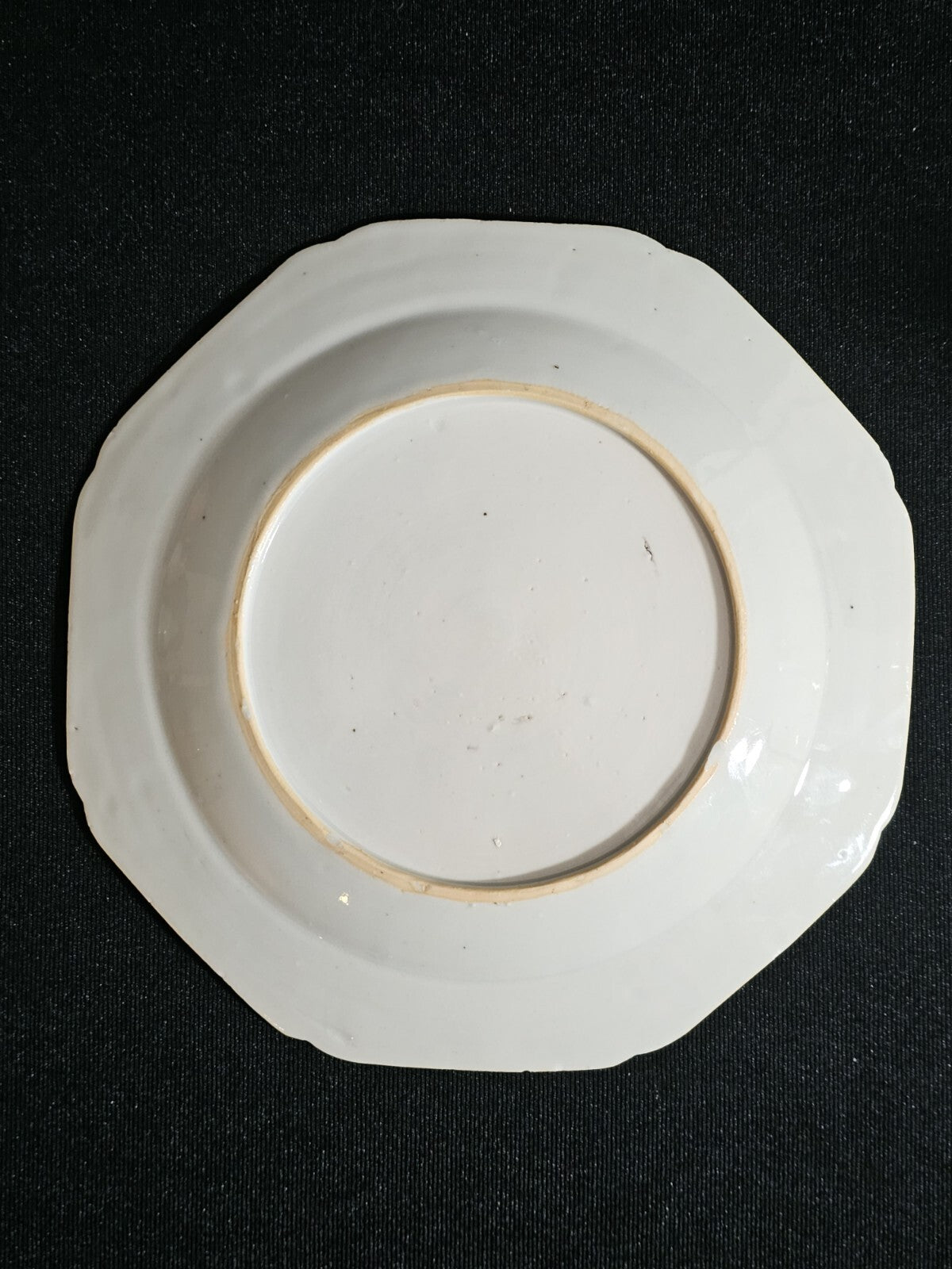 An 18thc Octagonal Shaped Chinese Export blue and White Plate, Hand Painted