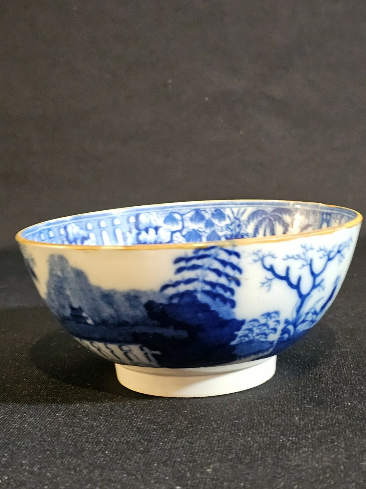 A Round Underglaze Blue Printed Pearlware Bowl, C1800-10 A/F