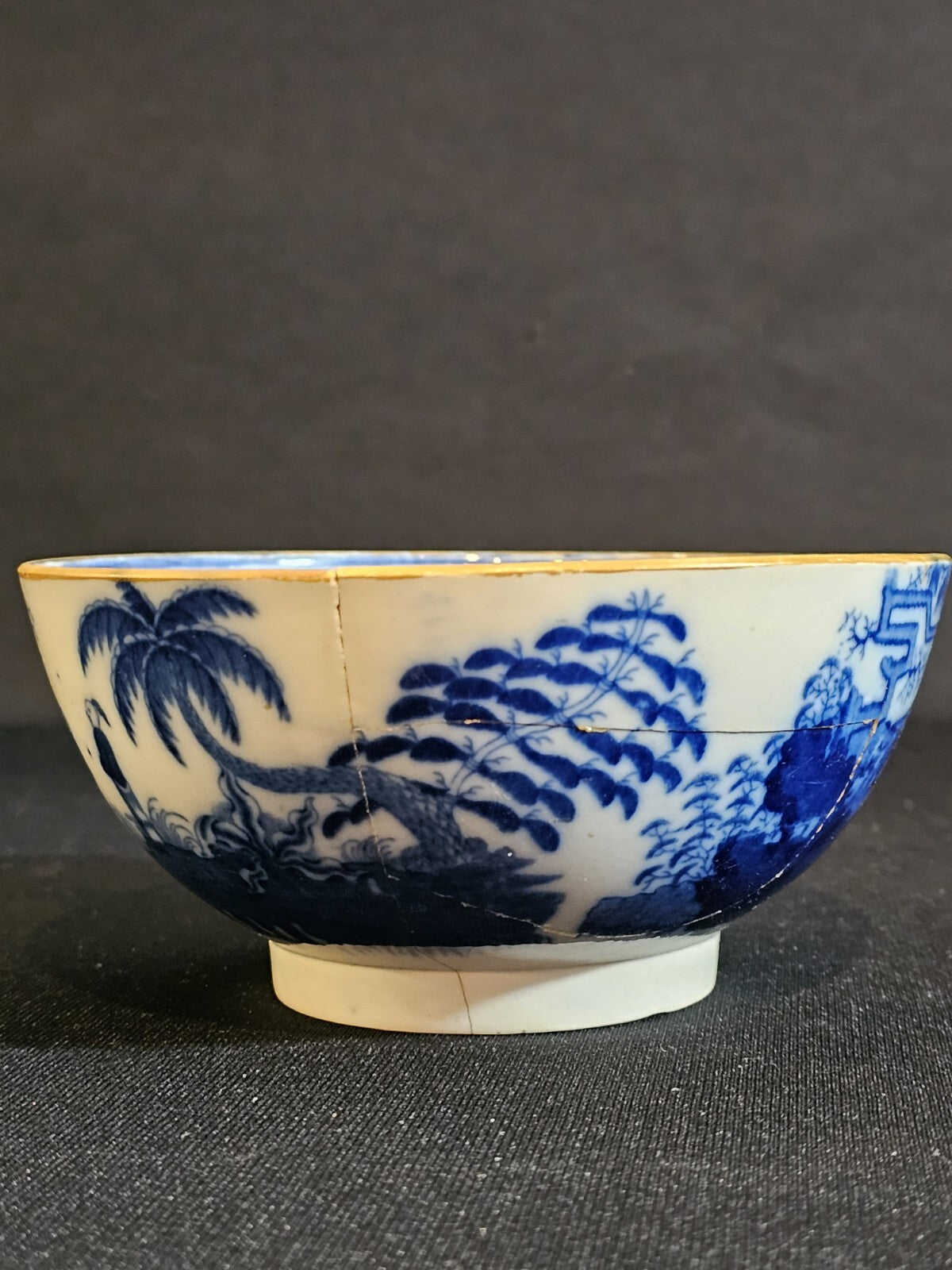 A Round Underglaze Blue Printed Pearlware Bowl, C1800-10 A/F