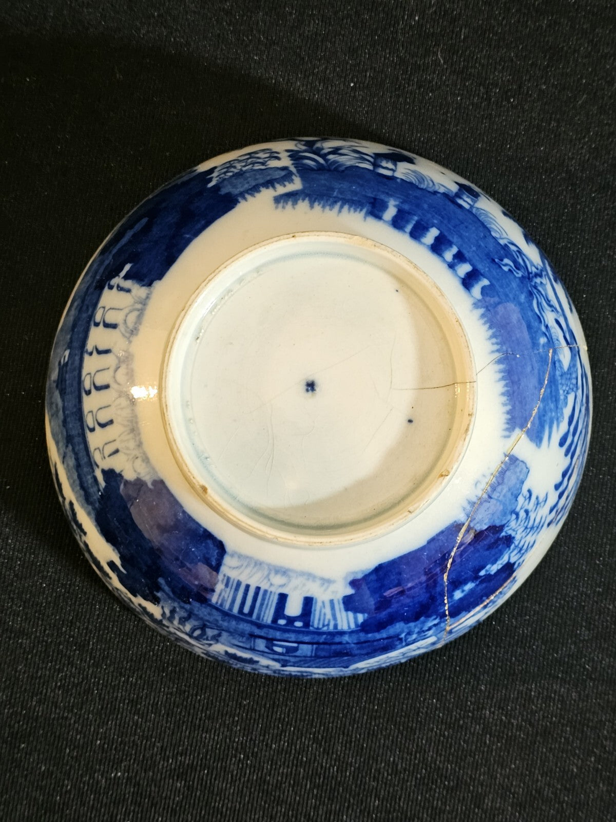 A Round Underglaze Blue Printed Pearlware Bowl, C1800-10 A/F