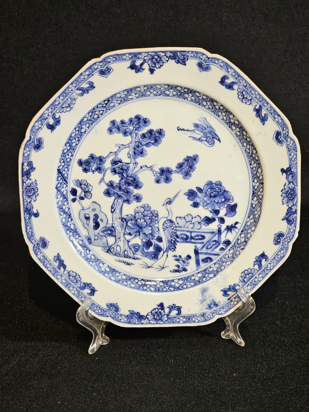 An 18thc Octagonal Shaped Chinese Export blue and White Plate, Hand Painted