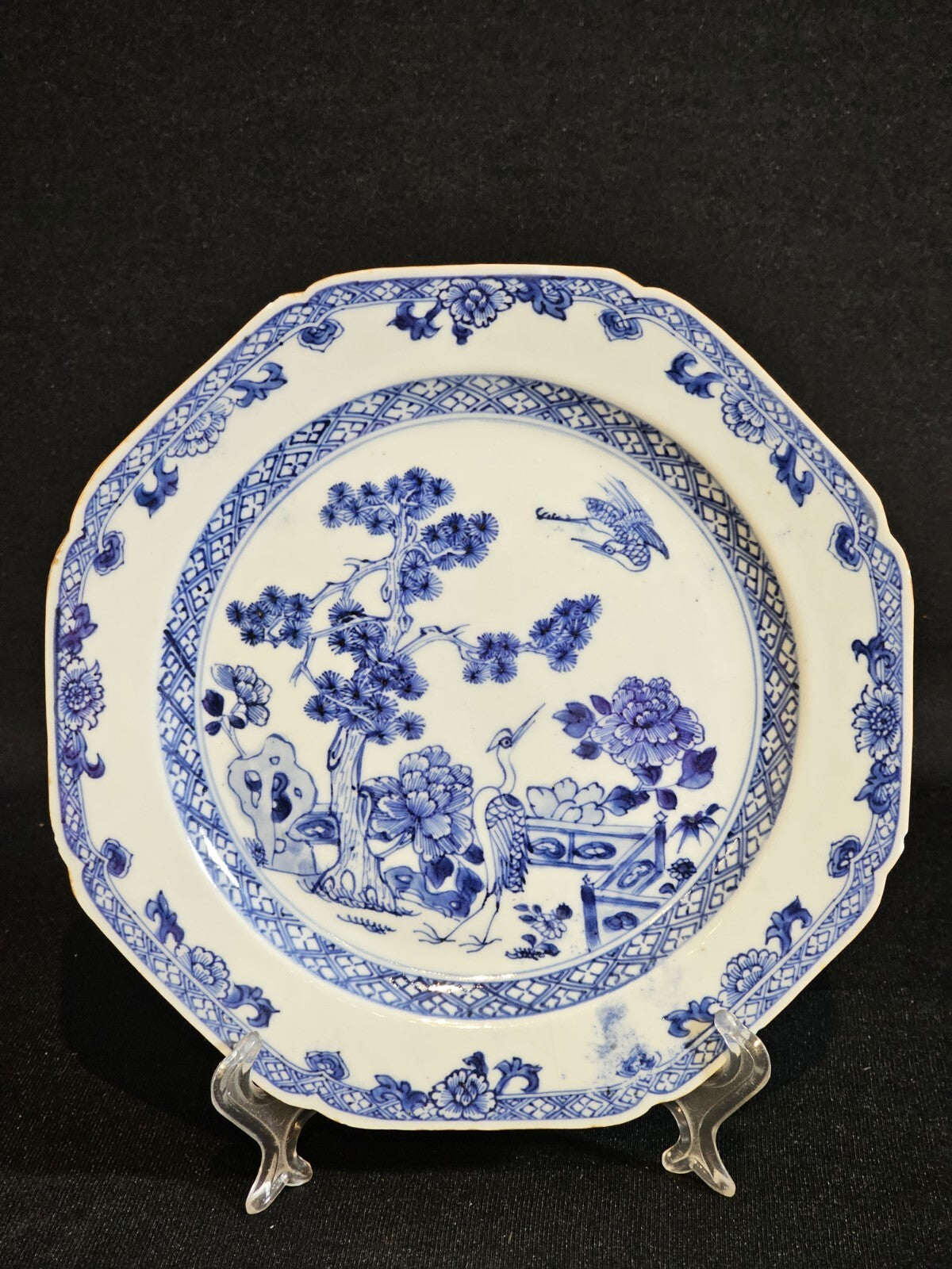 An 18thc Octagonal Shaped Chinese Export blue and White Plate, Hand Painted