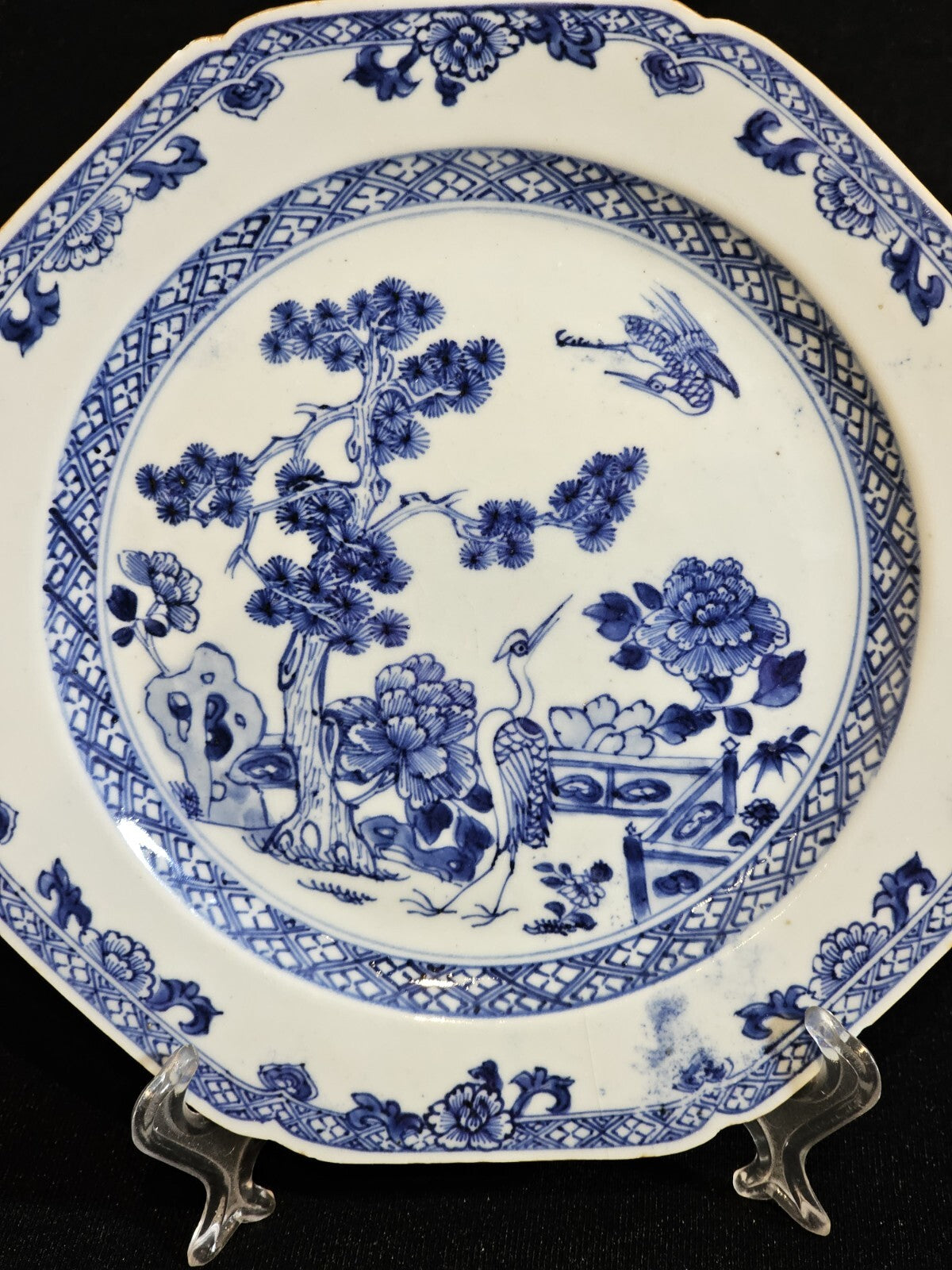 An 18thc Octagonal Shaped Chinese Export blue and White Plate, Hand Painted