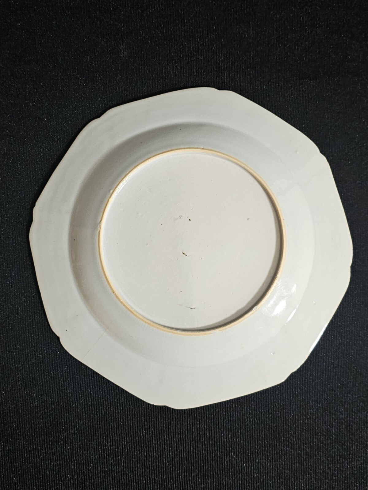An 18thc Octagonal Shaped Chinese Export blue and White Plate, Hand Painted