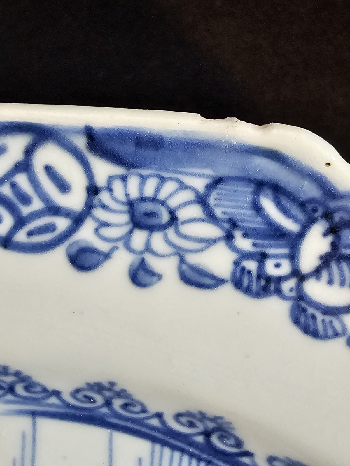 An 18thc Octagonal Shaped Chinese Export blue and White Plate, Hand Painted