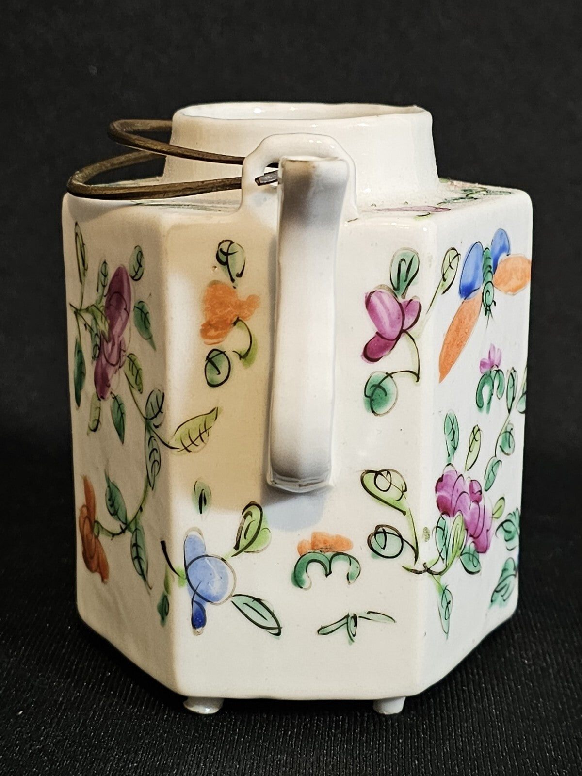 A Small Antique Chinese Porcelain Tea Pot 19thC Enamelled