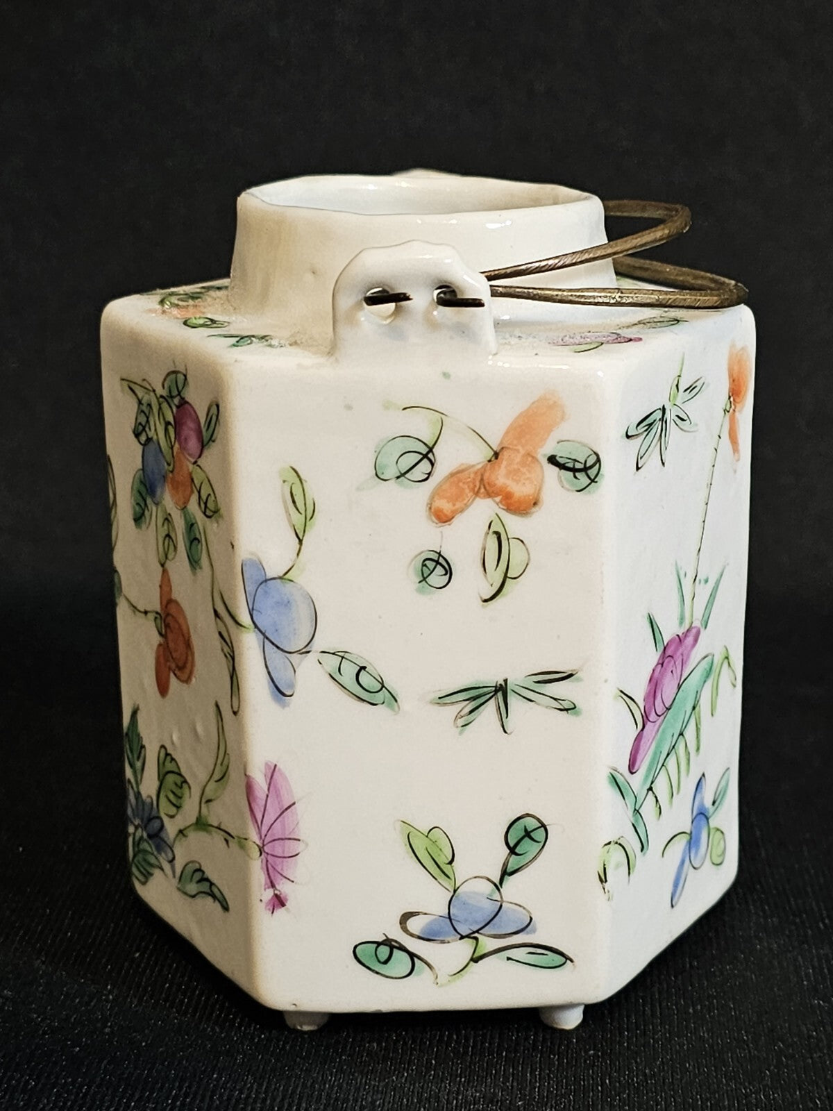 A Small Antique Chinese Porcelain Tea Pot 19thC Enamelled