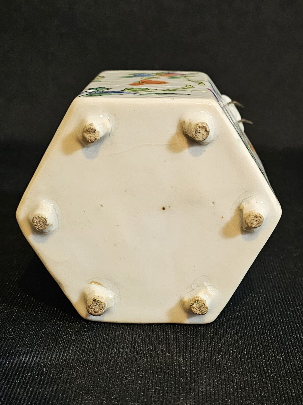 A Small Antique Chinese Porcelain Tea Pot 19thC Enamelled