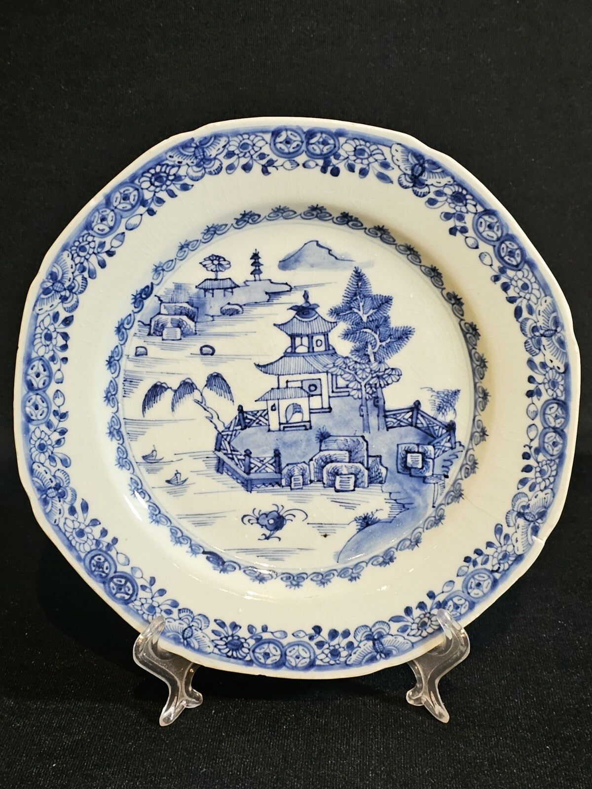 An 18thc Octagonal Shaped Chinese Export blue and White Plate, Hand Painted