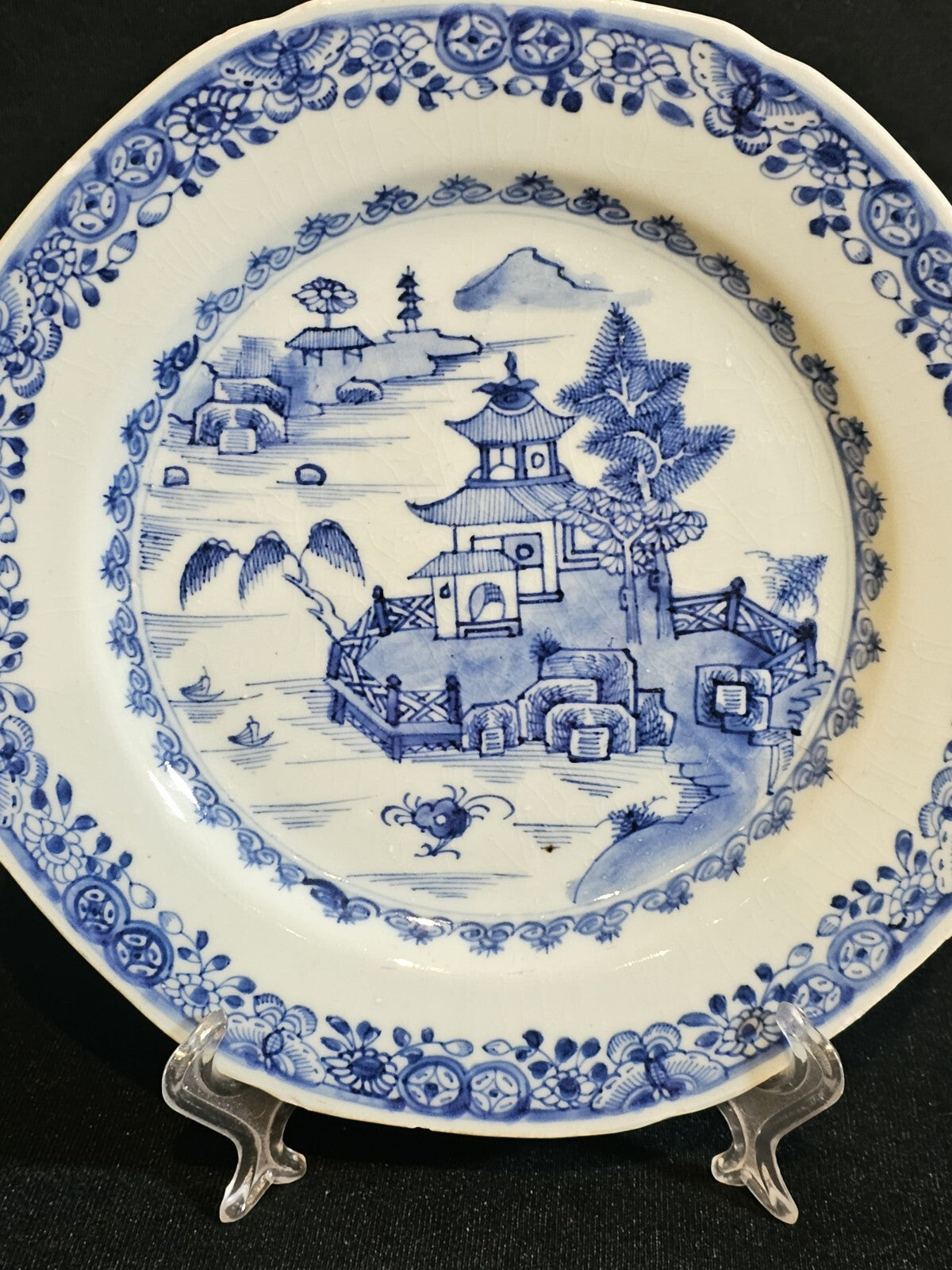 An 18thc Octagonal Shaped Chinese Export blue and White Plate, Hand Painted