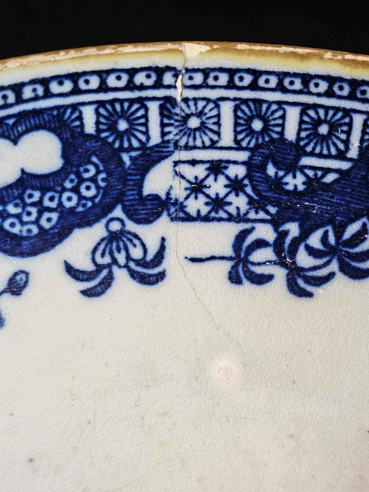 A Round Underglaze Blue Printed Pearlware Pedestal Bowl, C1800-10 A/F