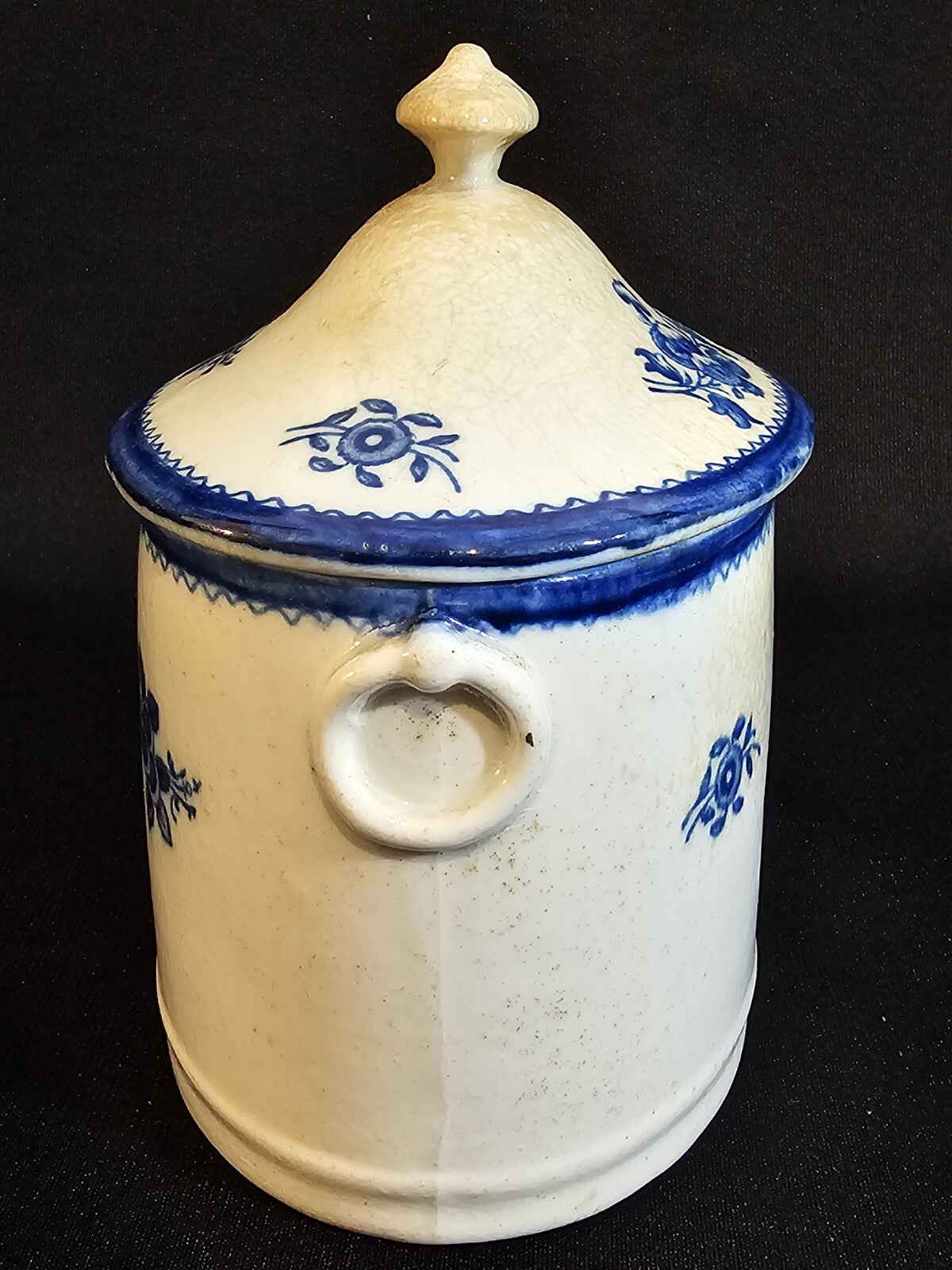 An Oval Underglaze Blue Printed Pearlware Tureen and Cover, C1800-10