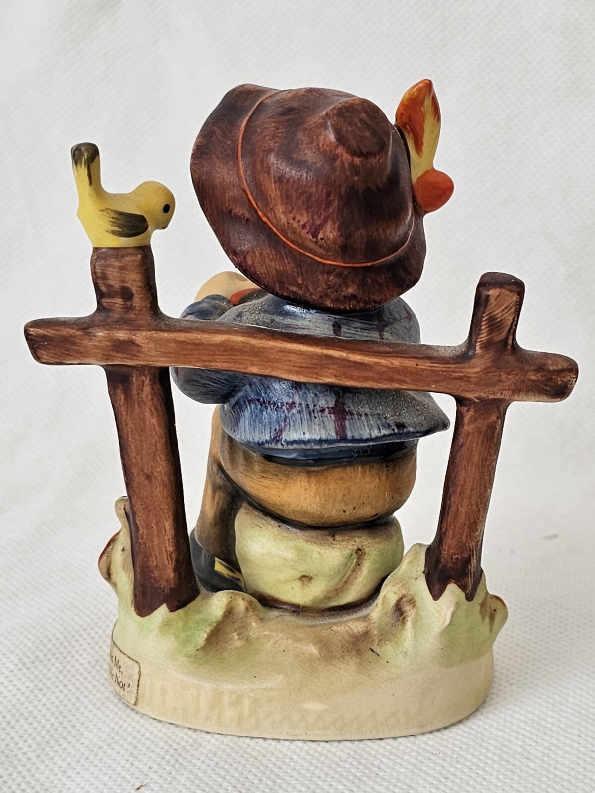A Vintage Goebel Hummel Figurine 174, 'She Loves me, She loves Me not'