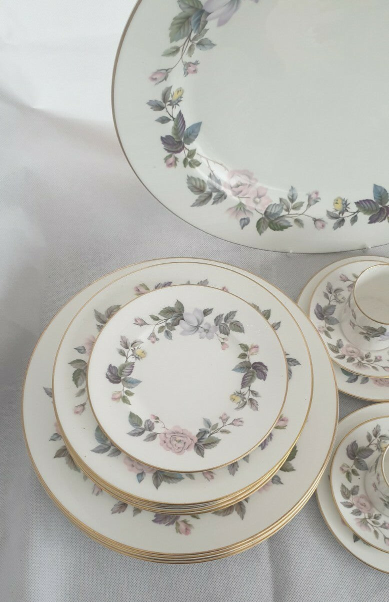 A Royal Worcester bone china June Garland pattern  dinner service