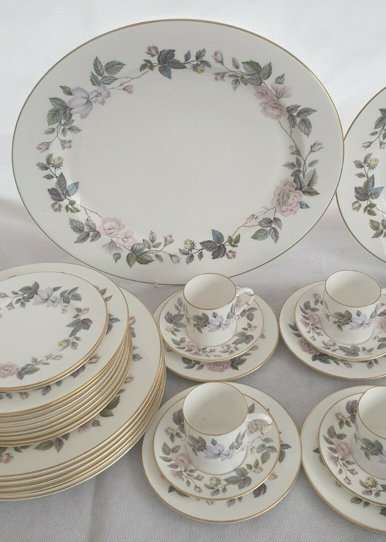 A Royal Worcester bone china June Garland pattern  dinner service
