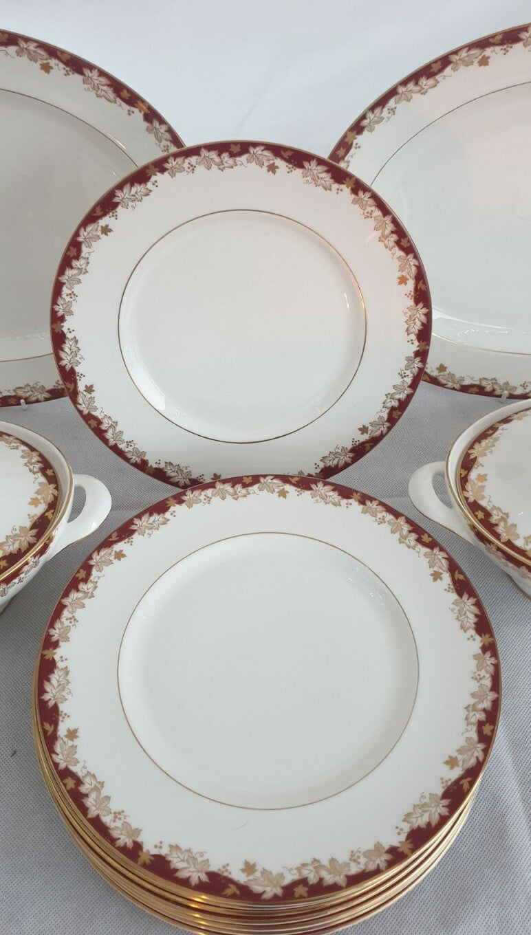 A Royal Doulton bone china Winthrop pattern service