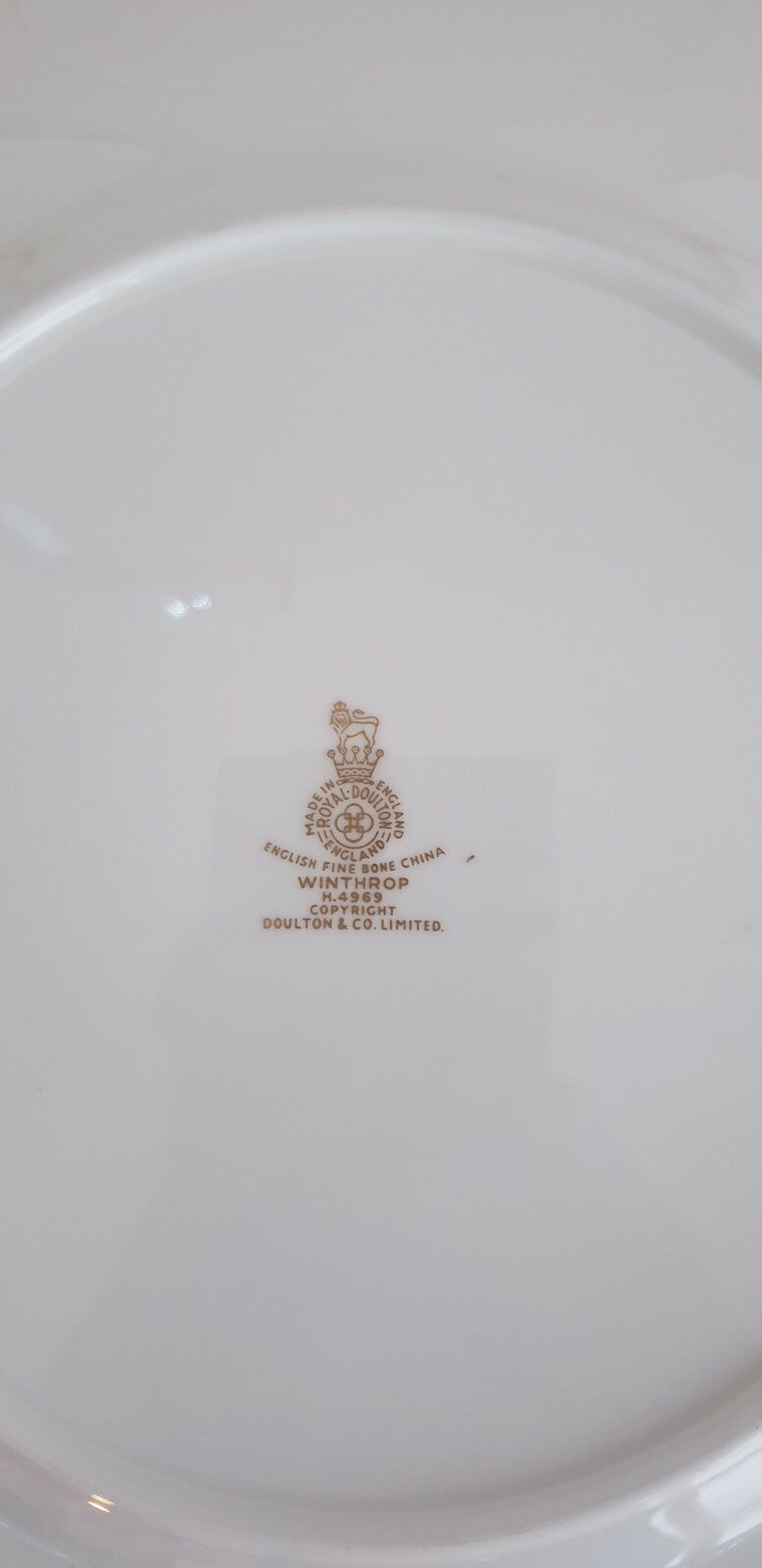 A Royal Doulton bone china Winthrop pattern service
