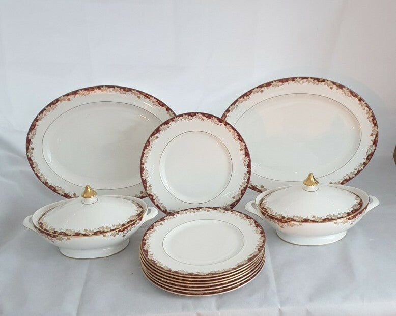 A Royal Doulton bone china Winthrop pattern service