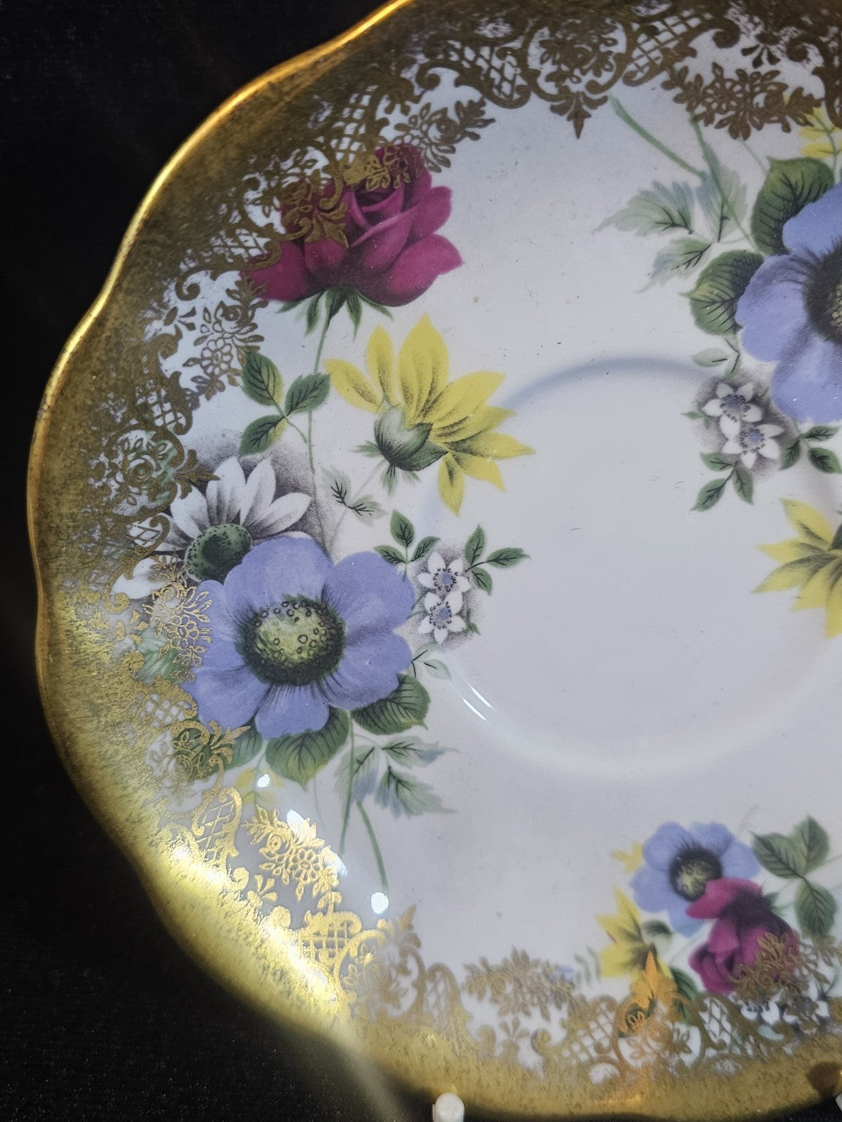 A Vintage Royal Albert Bone China Tea Cup & Saucer Portrait Series Pattern