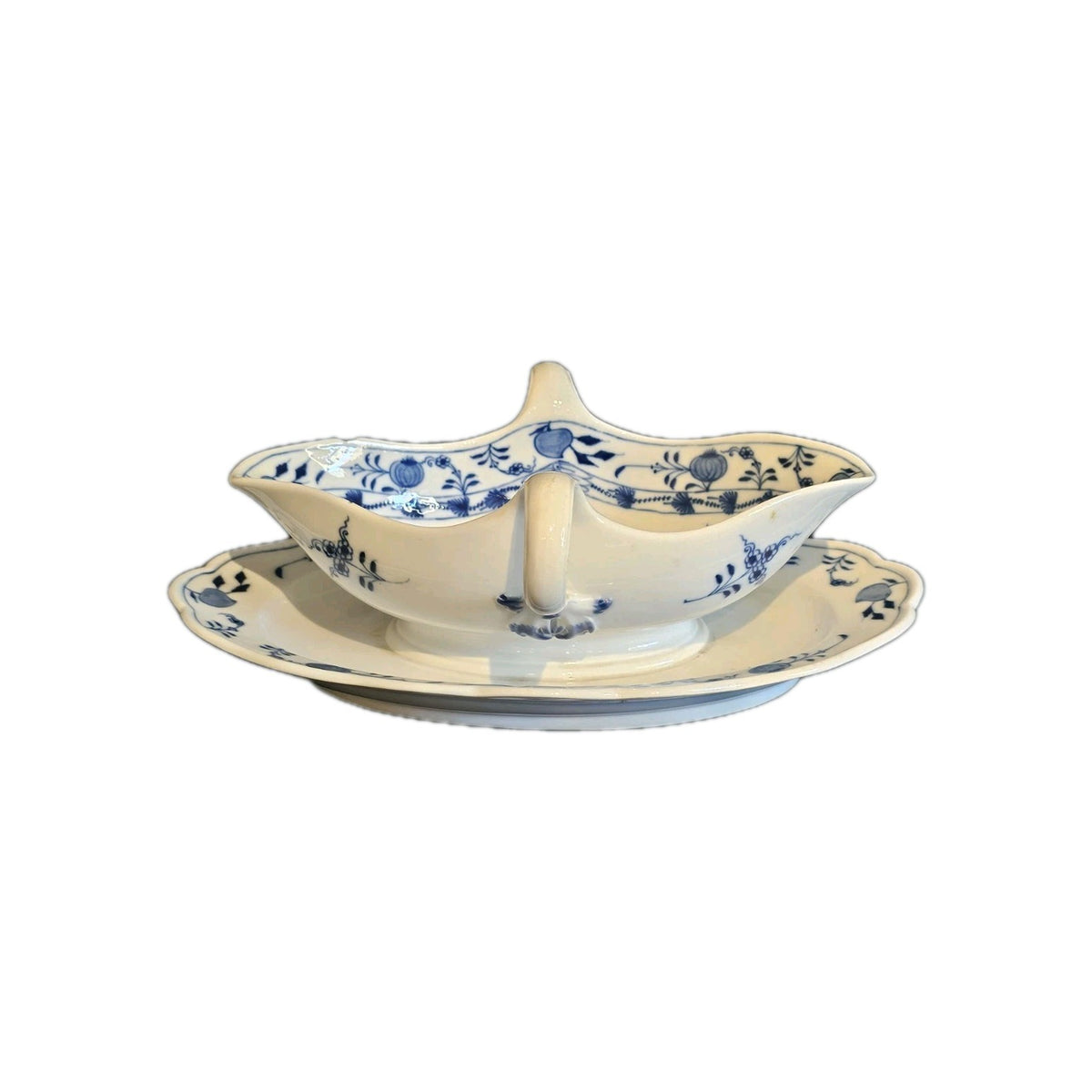 An Antique Meissen Blue and White Onion Pattern Porcelain Gravy Boat