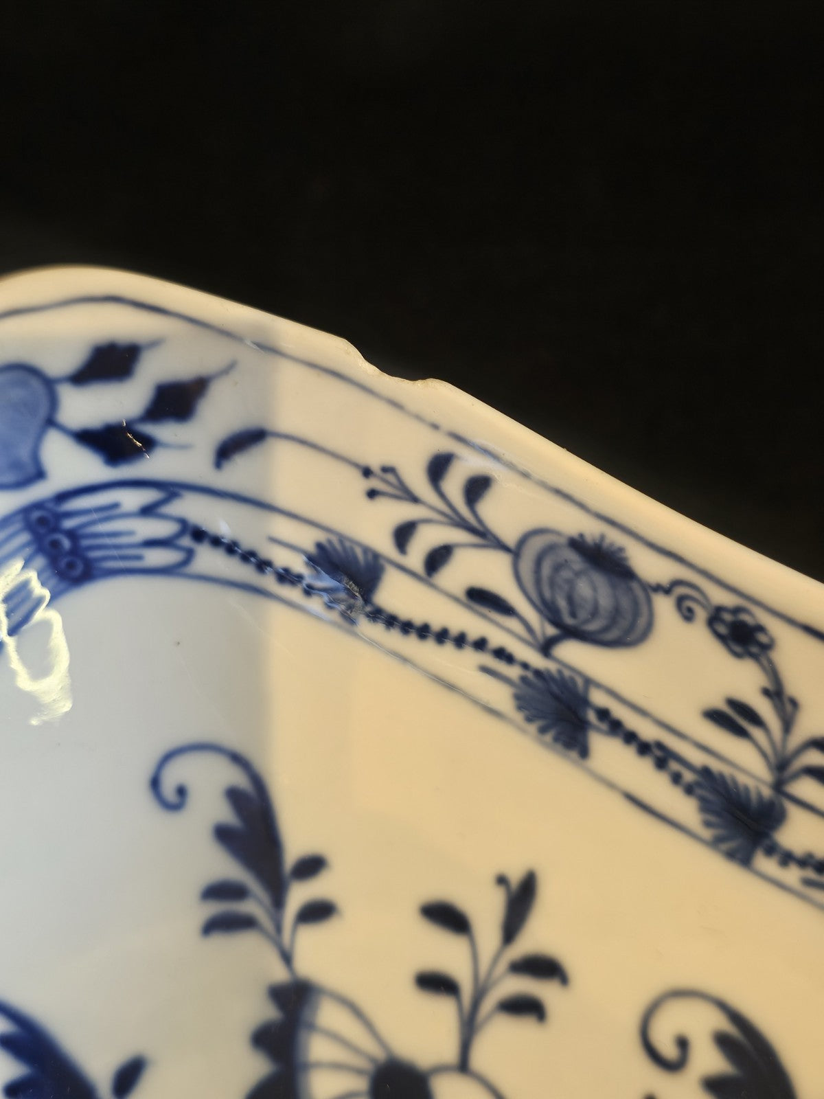 An Antique Meissen Blue and White Onion Pattern Porcelain Gravy Boat