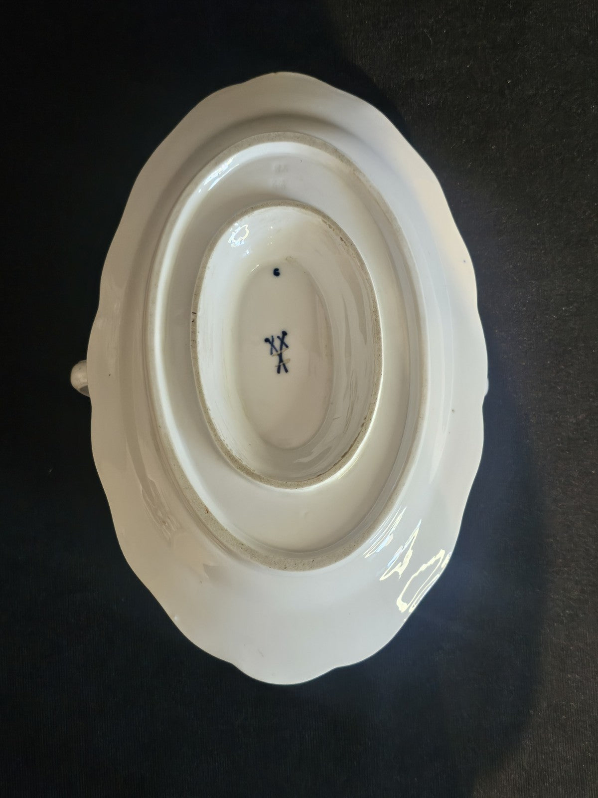 An Antique Meissen Blue and White Onion Pattern Porcelain Gravy Boat