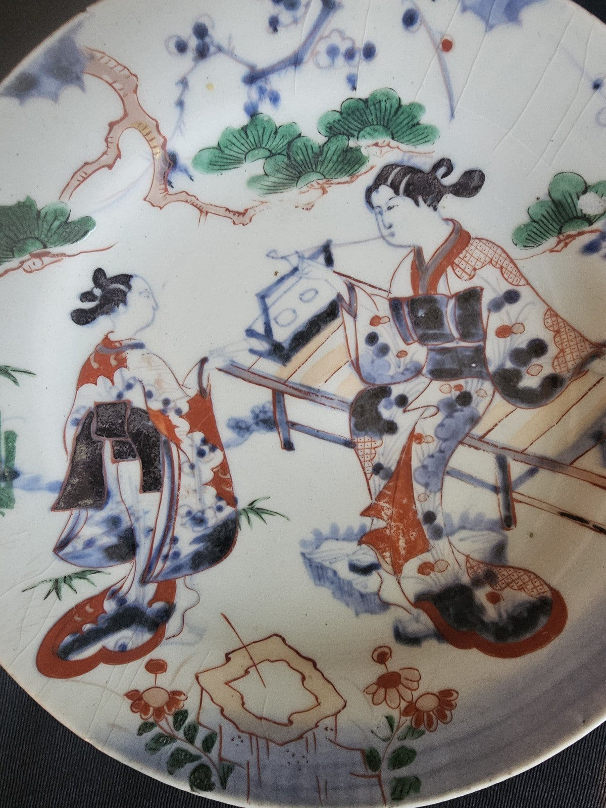 A Pair of Japanese Imari Dishes, Edo Period, 18th c, Hand Painted with Bijin,