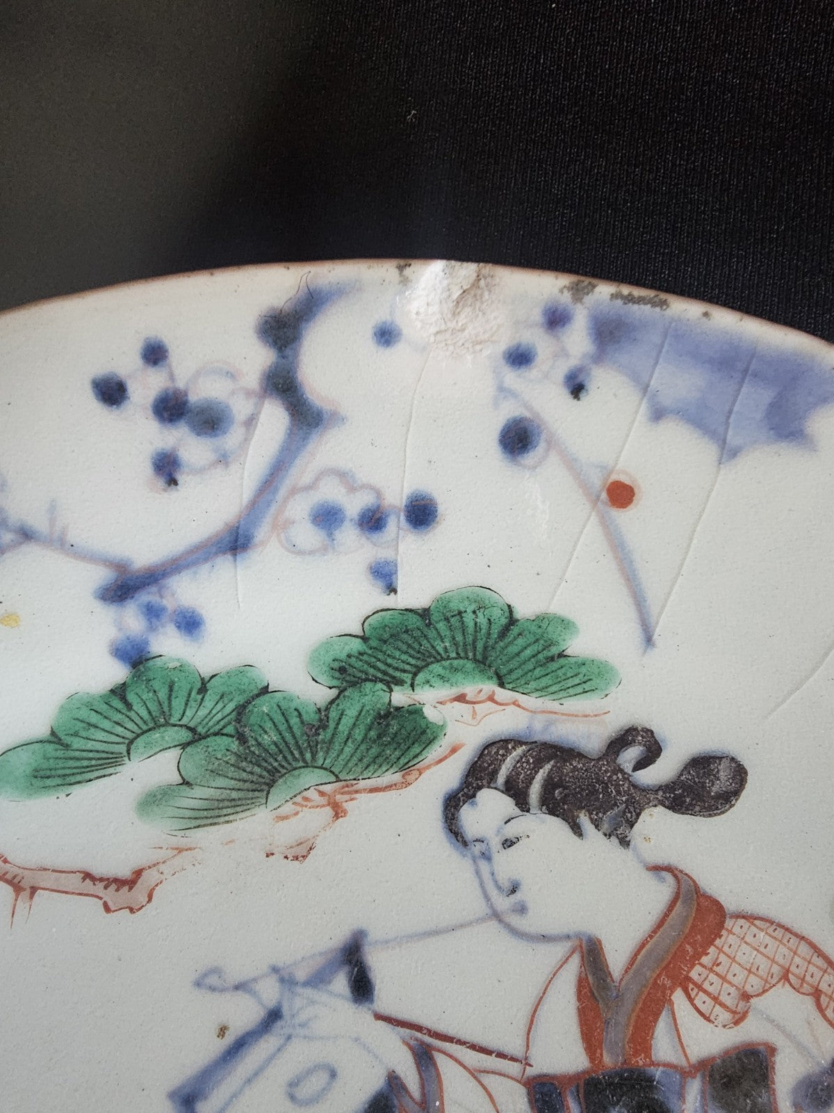 A Pair of Japanese Imari Dishes, Edo Period, 18th c, Hand Painted with Bijin,