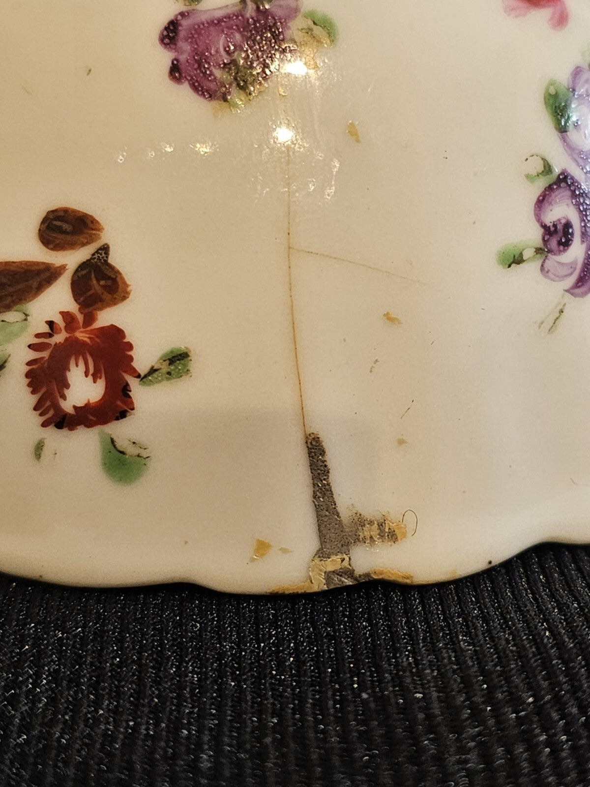 An Antique 18thC Chinese Export Famille Rose Tea Bowl & Saucer A/F