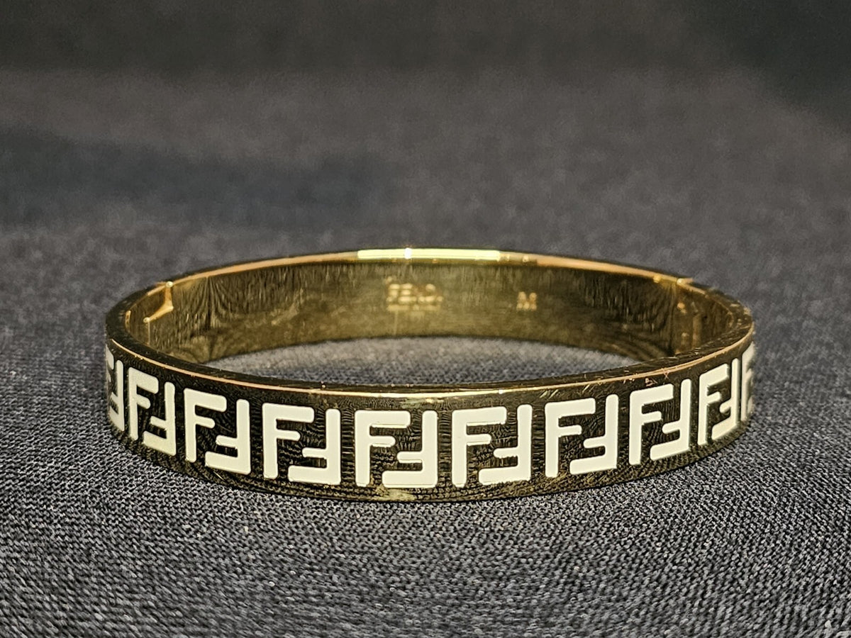 A Forever Fendi Bracelet in Gold and White Enamel Size M