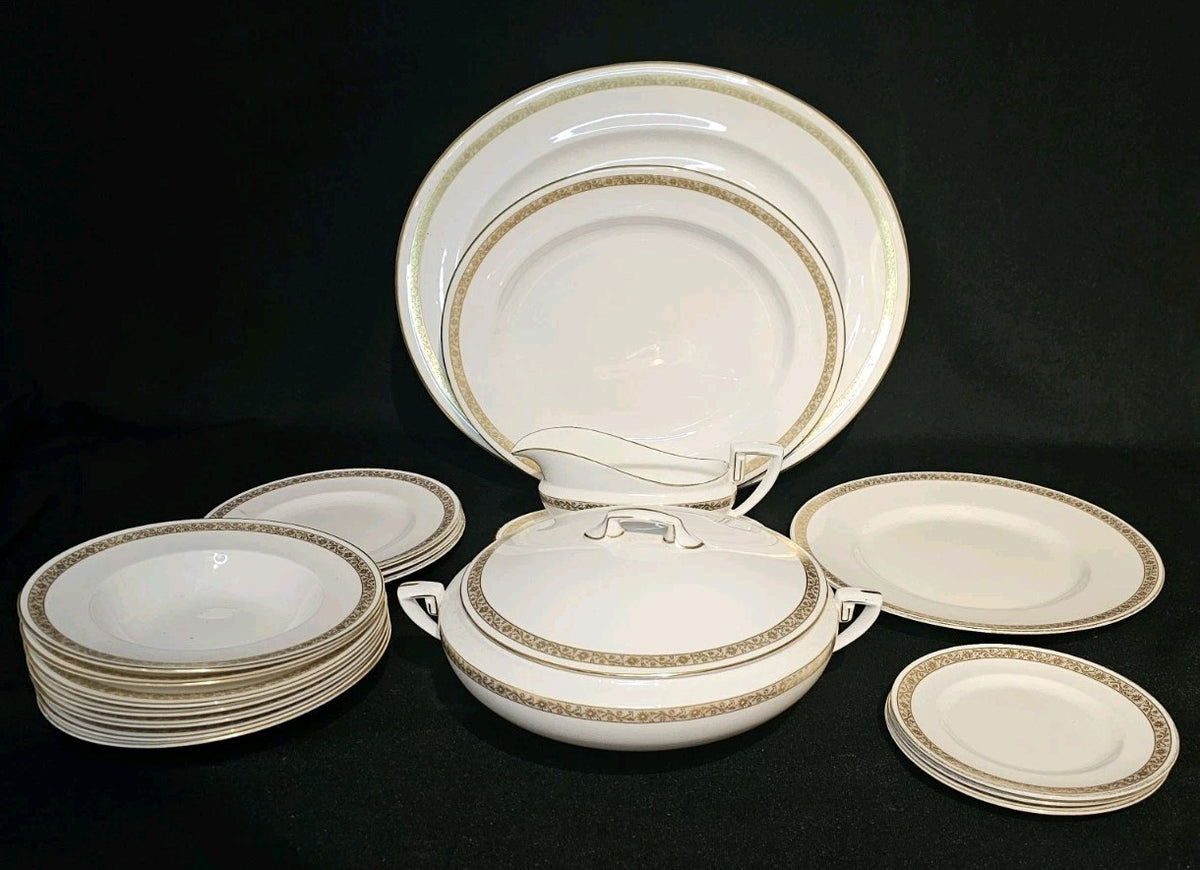 Vintage Royal Worcester Dinnerware Set Anniversary Pattern C1962 19-Piece